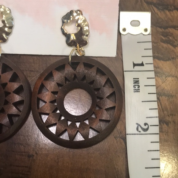 NEW Hiraya Brown Dangling Earrings - Picture 4 of 4